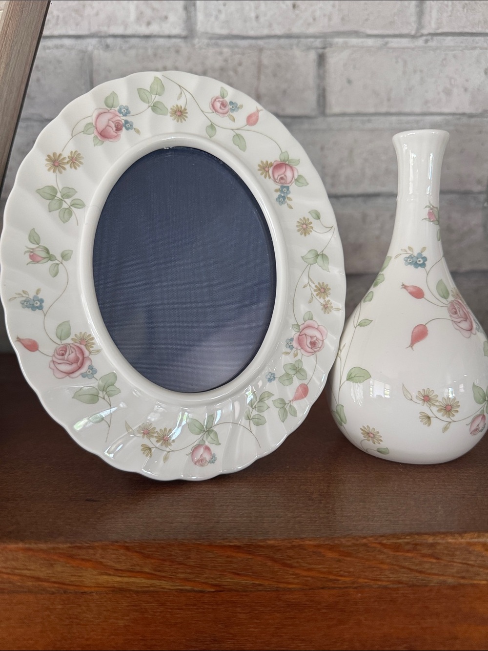 Wedgwood Bone China Frame and Vase ~Rosehip